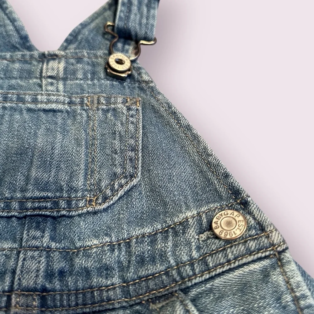 Baby GAP Medium Wash Blue Denim Overalls Size 6-12 Months